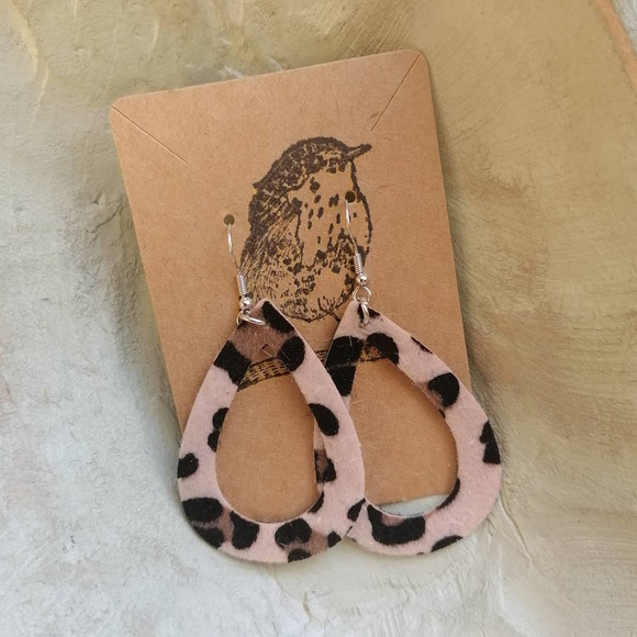 Faux Fur Cheetah Hollow Out Teardrop Dangle Earrings - Picture 6 of 9